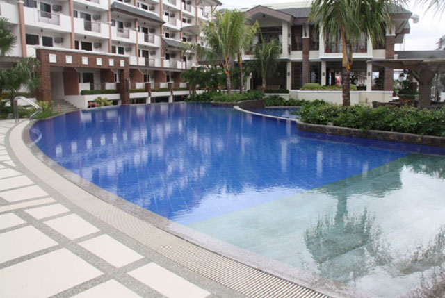 Siena Park Residences Pool